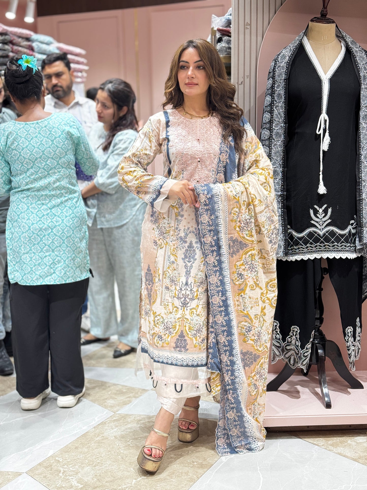 Saba grace suit - Pakistani lawn cotton