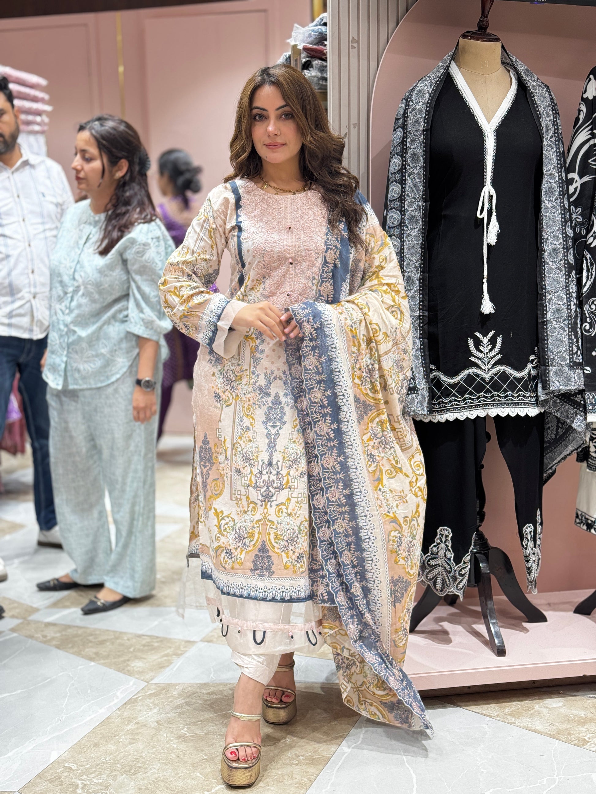 Saba grace suit - Pakistani lawn cotton