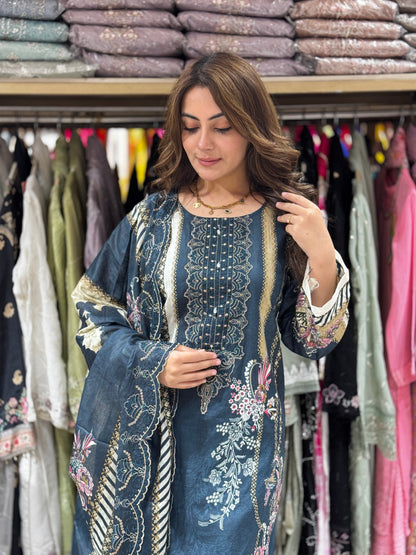 Chaand glow suit - Pakistani lawn cotton