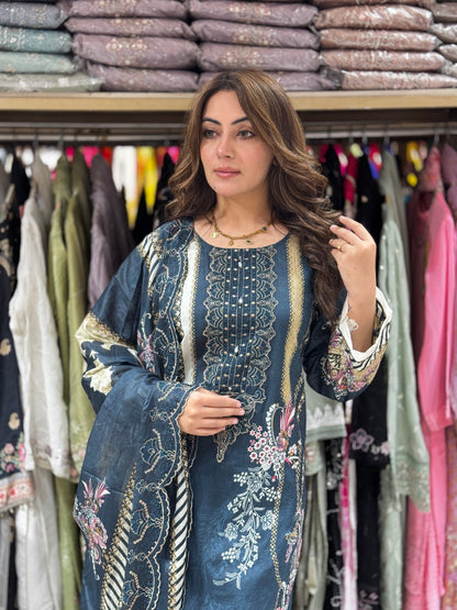 Chaand glow suit - Pakistani lawn cotton