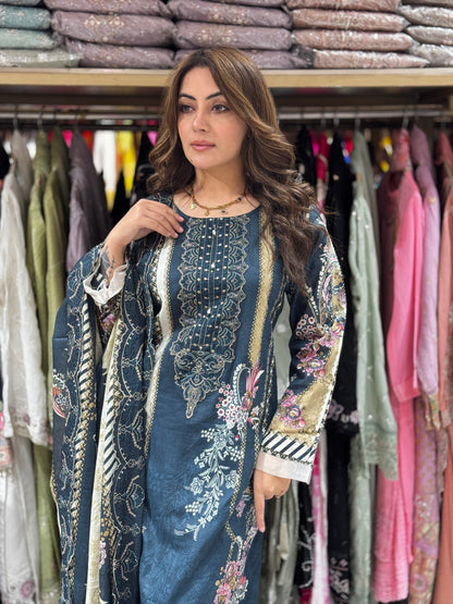 Chaand glow suit - Pakistani lawn cotton